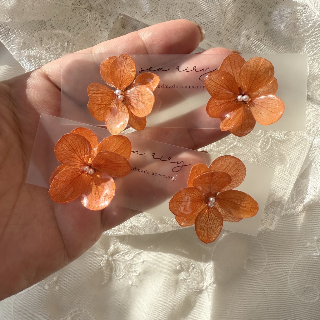 no.234 再販 ブリックオレンジの紫陽花ピアス 本物のお花 オレンジ アジサイ パール ステンレス ピアス