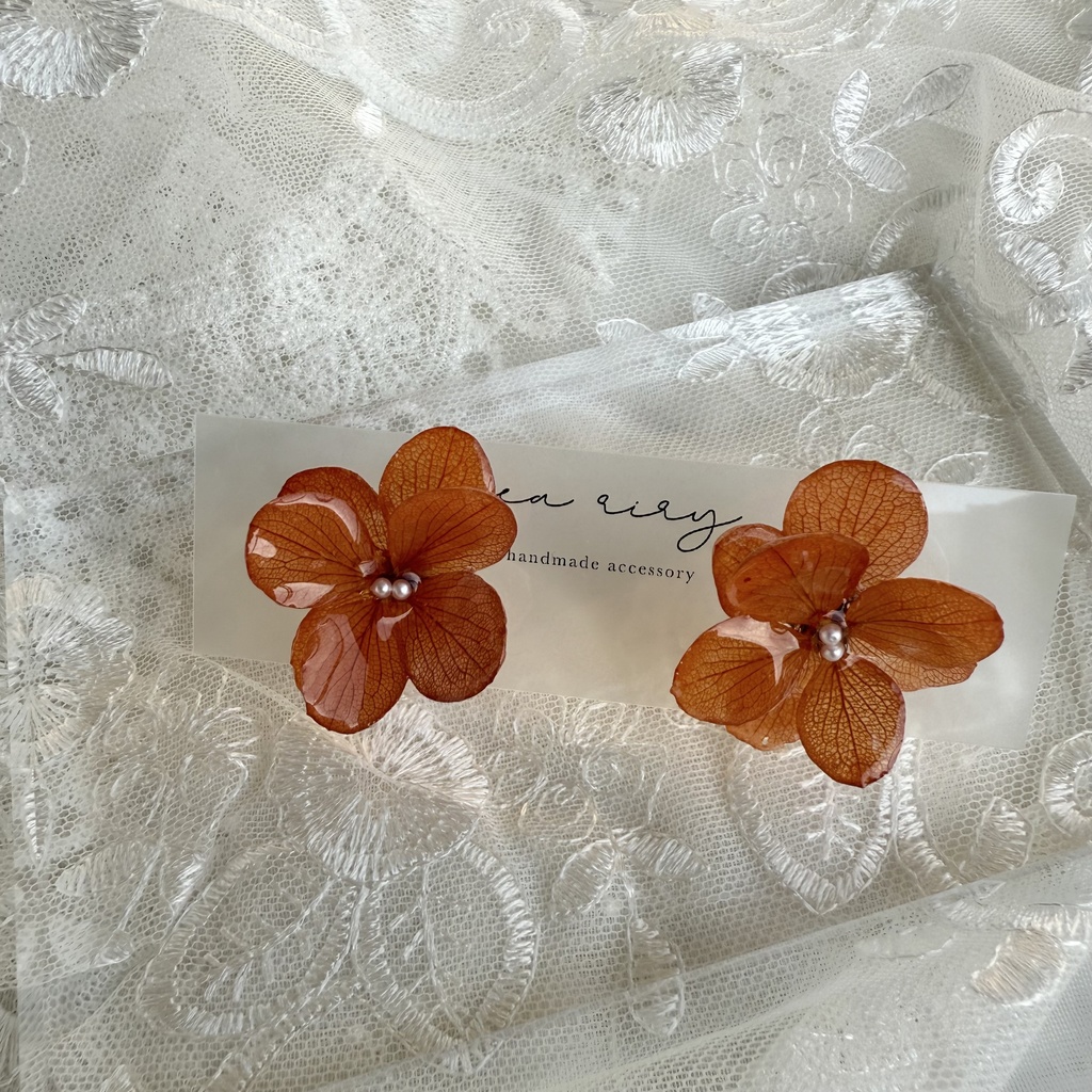 no.234 再販 ブリックオレンジの紫陽花ピアス 本物のお花 オレンジ アジサイ パール ステンレス ピアス
