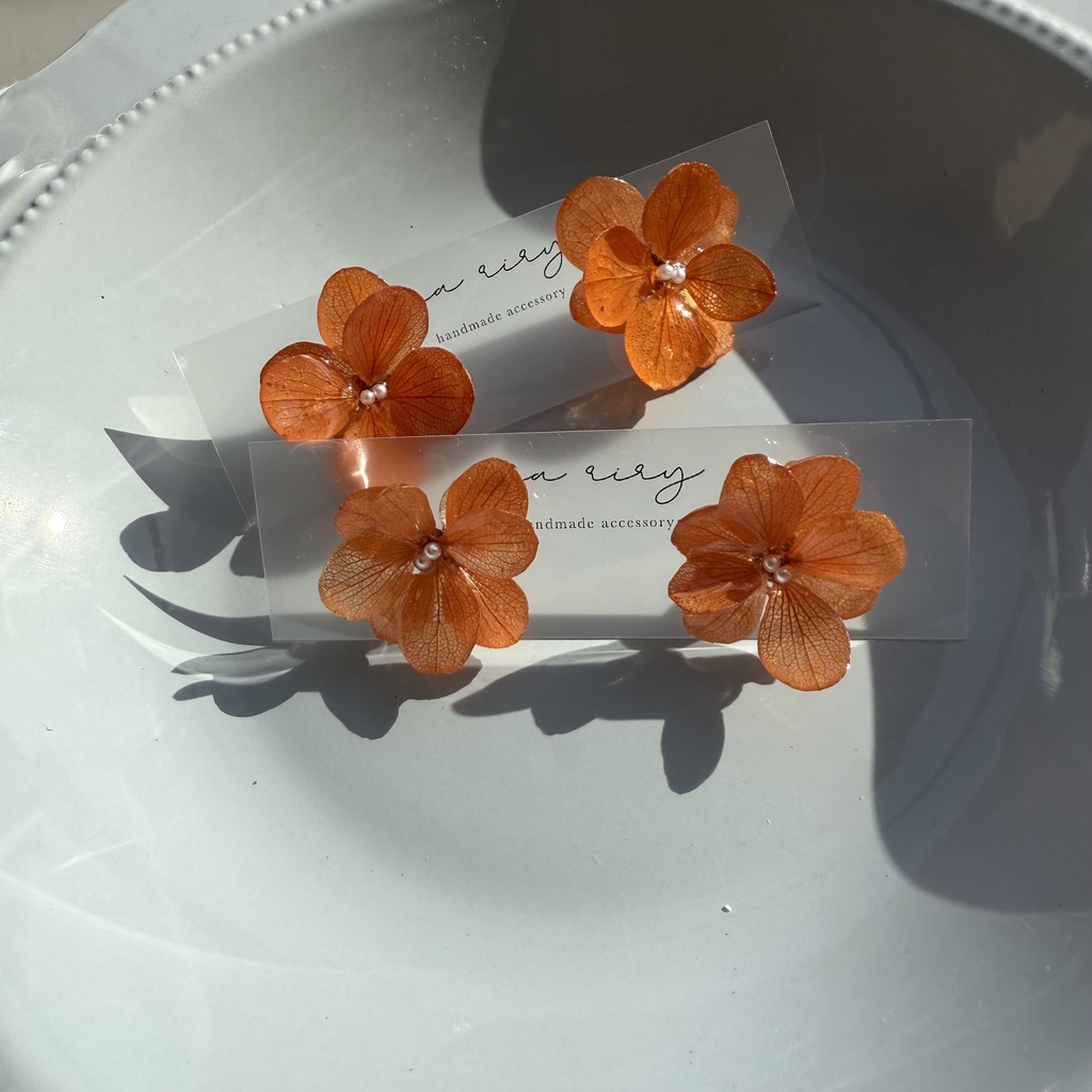no.234 再販 ブリックオレンジの紫陽花ピアス 本物のお花 オレンジ アジサイ パール ステンレス ピアス