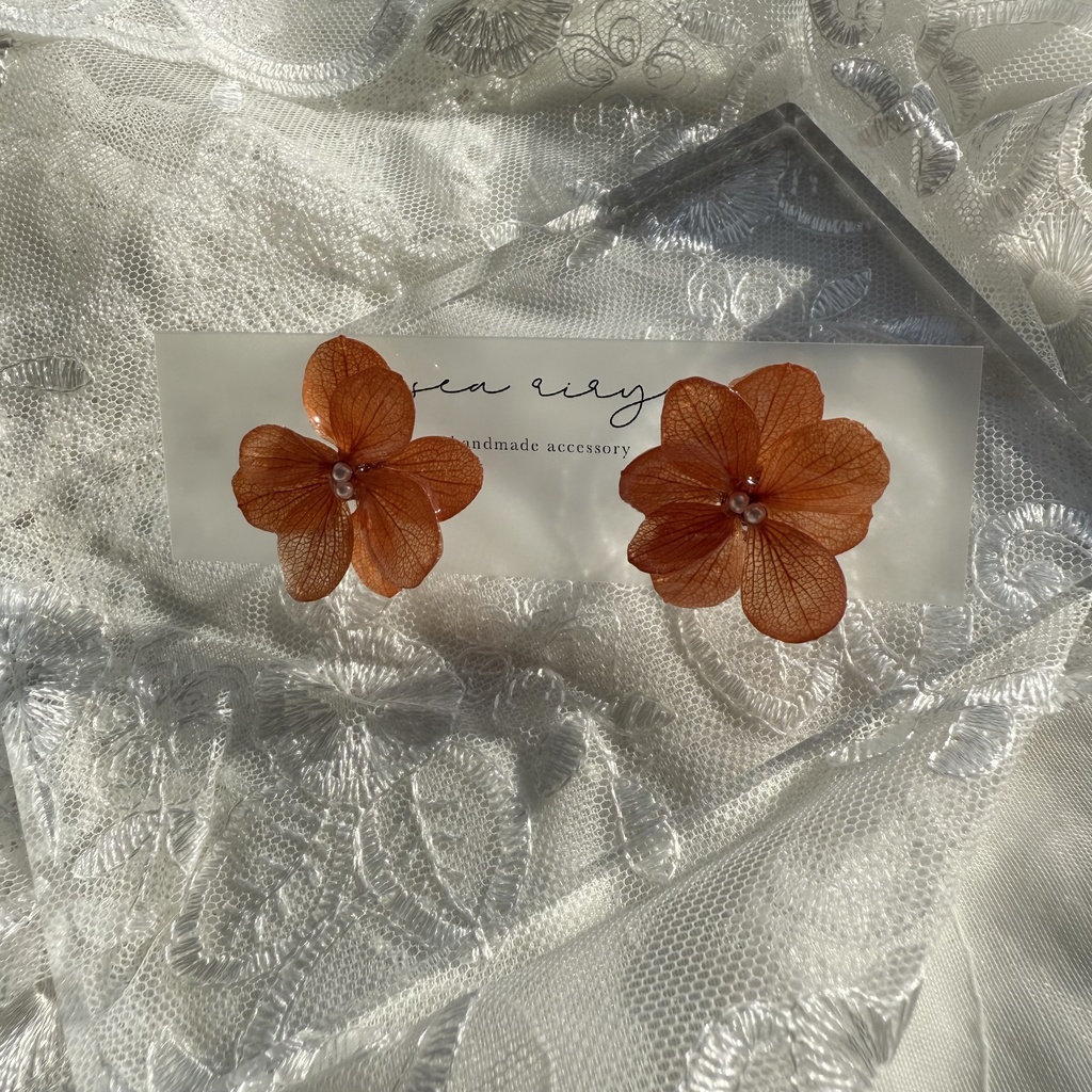 no.234 再販 ブリックオレンジの紫陽花ピアス 本物のお花 オレンジ アジサイ パール ステンレス ピアス