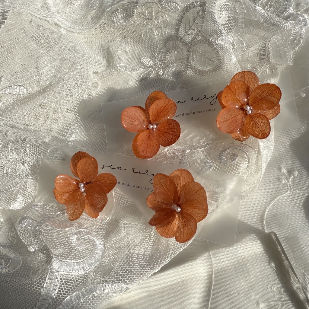 no.234 再販 ブリックオレンジの紫陽花ピアス 本物のお花 オレンジ アジサイ パール ステンレス ピアス