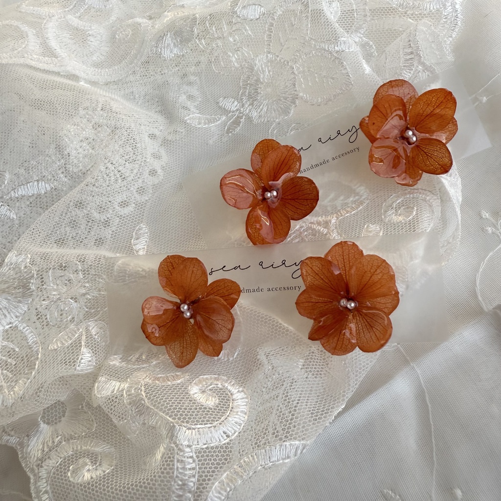 no.234 再販 ブリックオレンジの紫陽花ピアス 本物のお花 オレンジ アジサイ パール ステンレス ピアス
