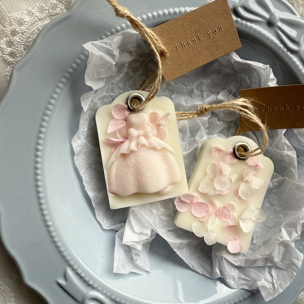 no.241 サシェ ワックスサシェ ドレス 紫陽花 ピンク ハンドメイドサシェ 火を灯さないキャンドル