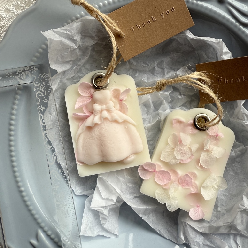 no.241 サシェ ワックスサシェ ドレス 紫陽花 ピンク ハンドメイドサシェ 火を灯さないキャンドル