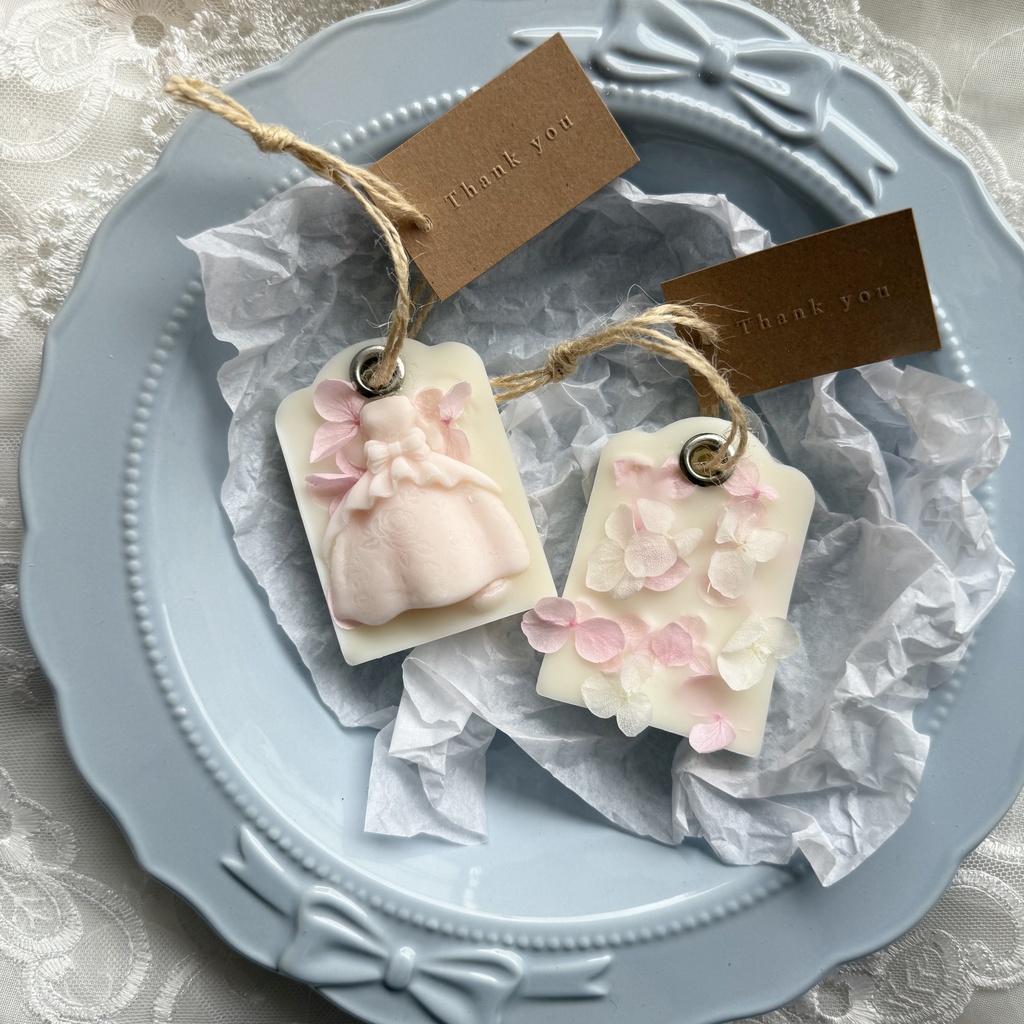 no.241 サシェ ワックスサシェ ドレス 紫陽花 ピンク ハンドメイドサシェ 火を灯さないキャンドル