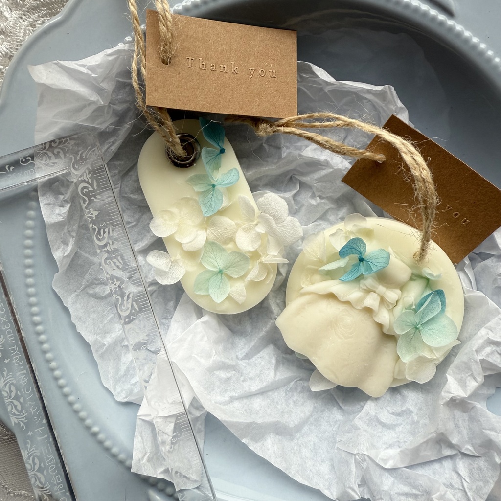 no.242 サシェ ワックスサシェ ドレス 紫陽花 ブルー ハンドメイドサシェ 火を灯さないキャンドル