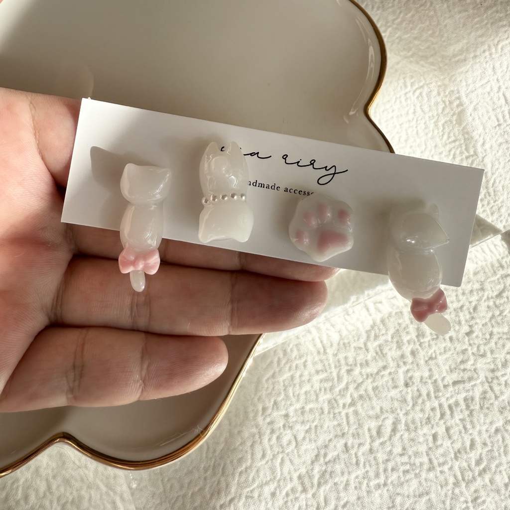 no.247  いちごみるくのねこちゃんピアス　セット　猫　ねこ　ピンク　ホワイト　ステンレス　ピアス