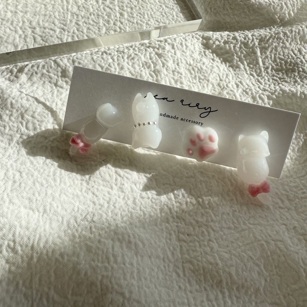 no.247 いちごみるくのねこちゃんピアス セット 猫 ねこ ピンク ホワイト ステンレス ピアス