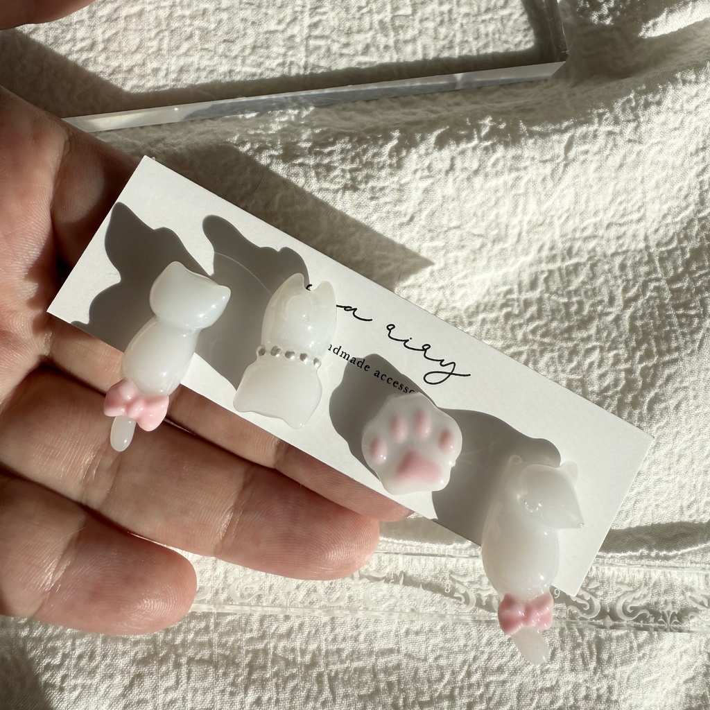 no.247 いちごみるくのねこちゃんピアス セット 猫 ねこ ピンク ホワイト ステンレス ピアス