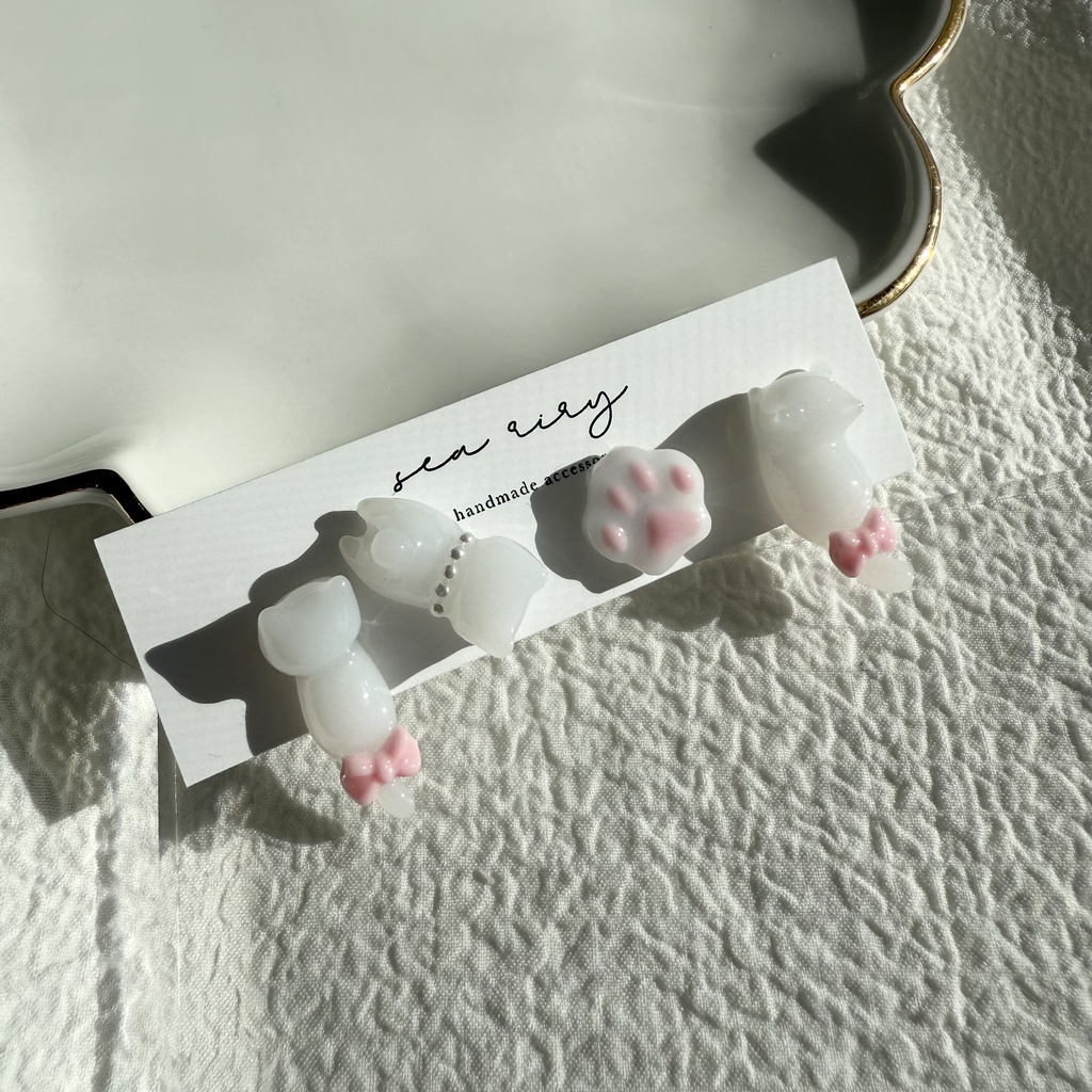 no.247 いちごみるくのねこちゃんピアス セット 猫 ねこ ピンク ホワイト ステンレス ピアス