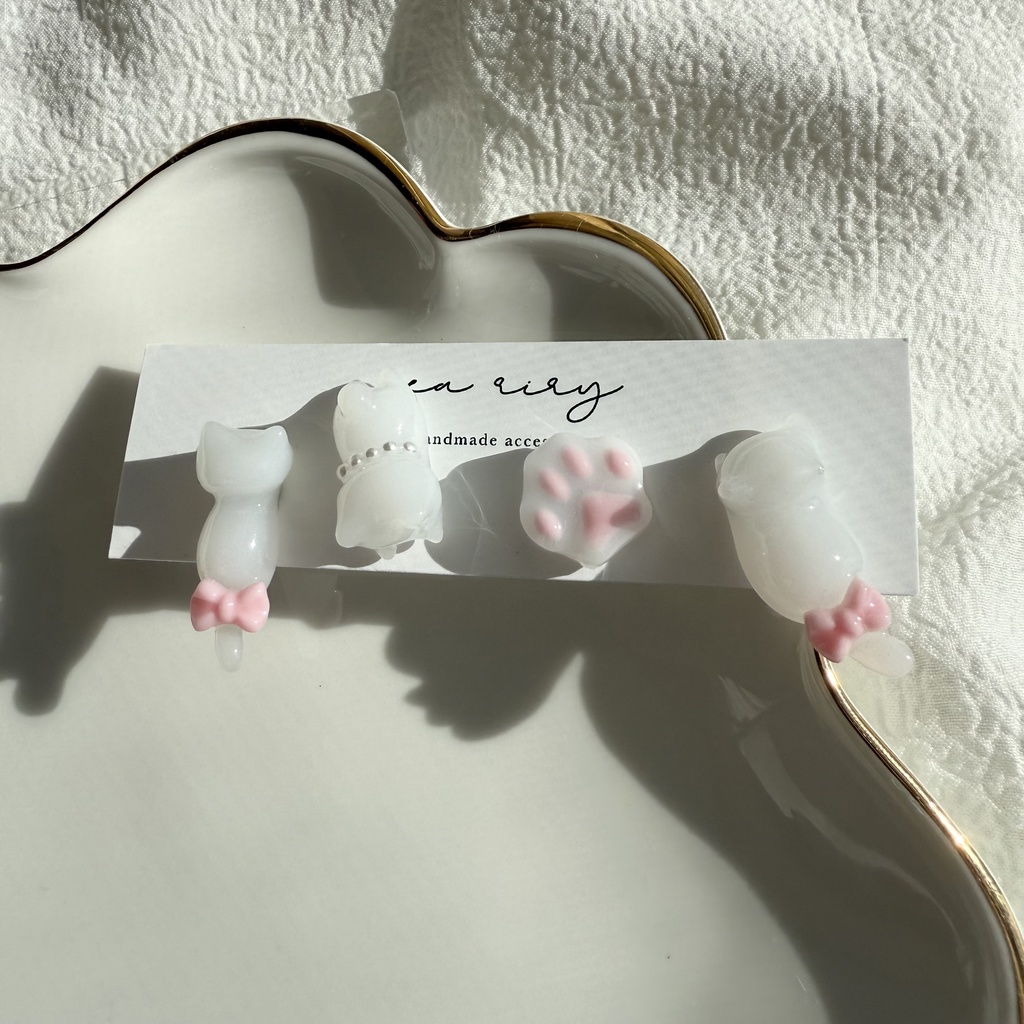 no.247 いちごみるくのねこちゃんピアス セット 猫 ねこ ピンク ホワイト ステンレス ピアス