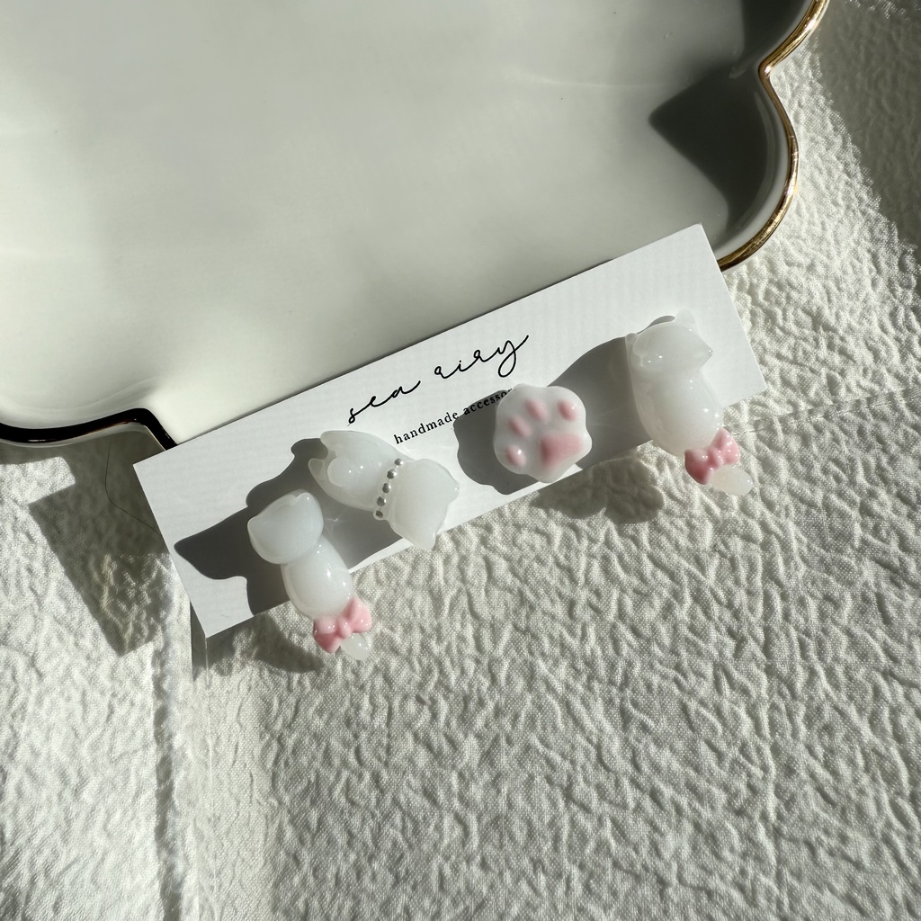 no.247 いちごみるくのねこちゃんピアス セット 猫 ねこ ピンク ホワイト ステンレス ピアス