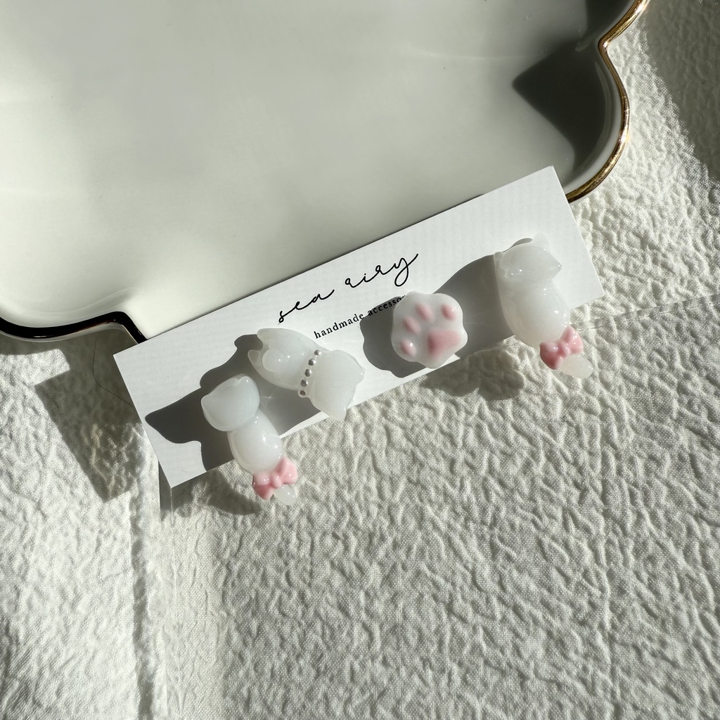 no.247 いちごみるくのねこちゃんピアス セット 猫 ねこ ピンク ホワイト ステンレス ピアス