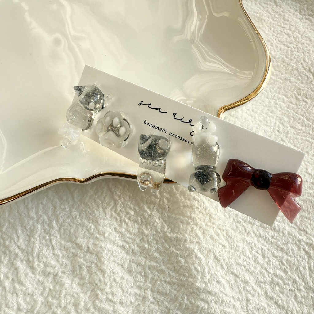 no.250 限定set X'masのねこちゃんピアスセット 猫 リボン ホワイト レッド クリスマス ピアス ステンレス