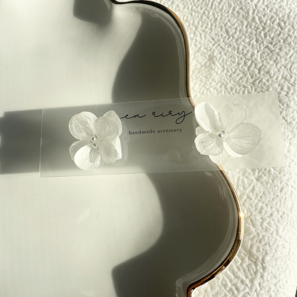 no.253 ホワイトの紫陽花ピアス アトランティスアジサイ ホワイト 白 パール アジサイ ステンレスピアス