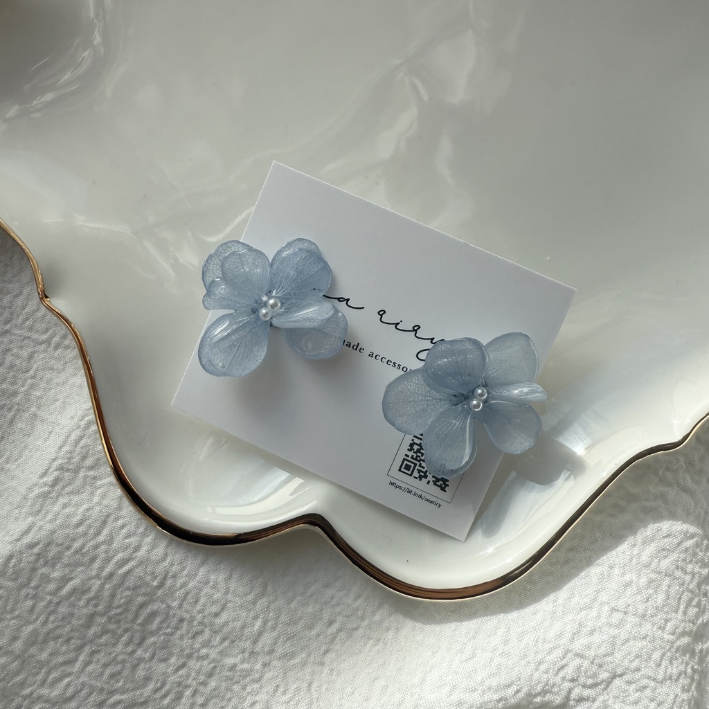 no.254 再販 ベビーブルーの紫陽花ピアス 淡色 ブルー ドライフラワー 紫陽花 パール ステンレス ハンドメイドピアス
