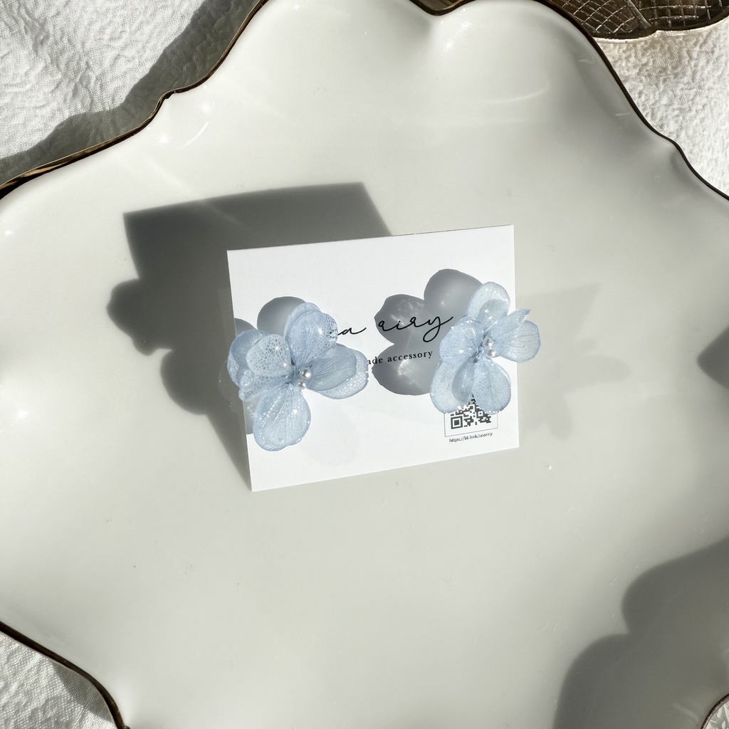 no.254 再販 ベビーブルーの紫陽花ピアス 淡色 ブルー ドライフラワー 紫陽花 パール ステンレス ハンドメイドピアス