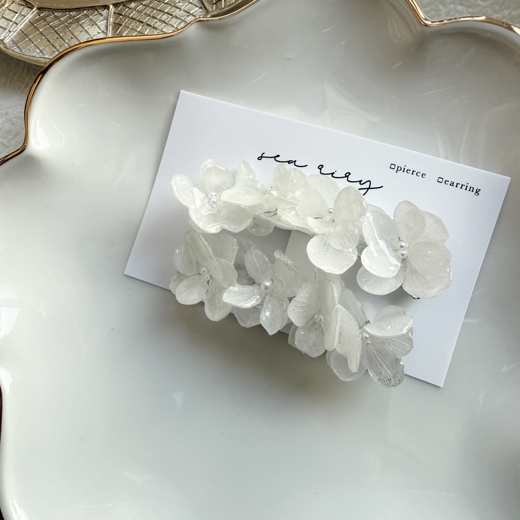 1点のみ 限定セット Happy bag 紫陽花 ヘアクリップ ピアス セット ホワイト アナベル パール