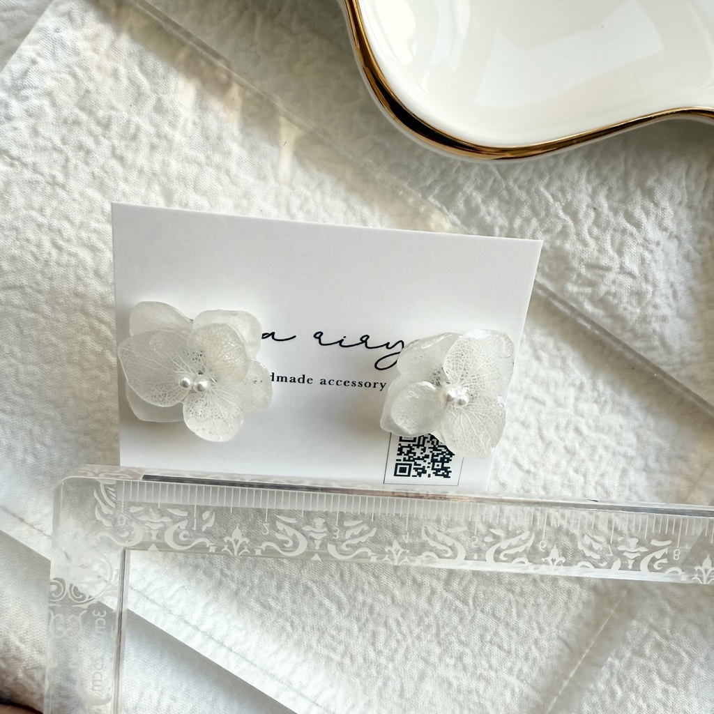 1点のみ 限定セット Happy bag 紫陽花 ヘアクリップ ピアス セット ホワイト アナベル パール