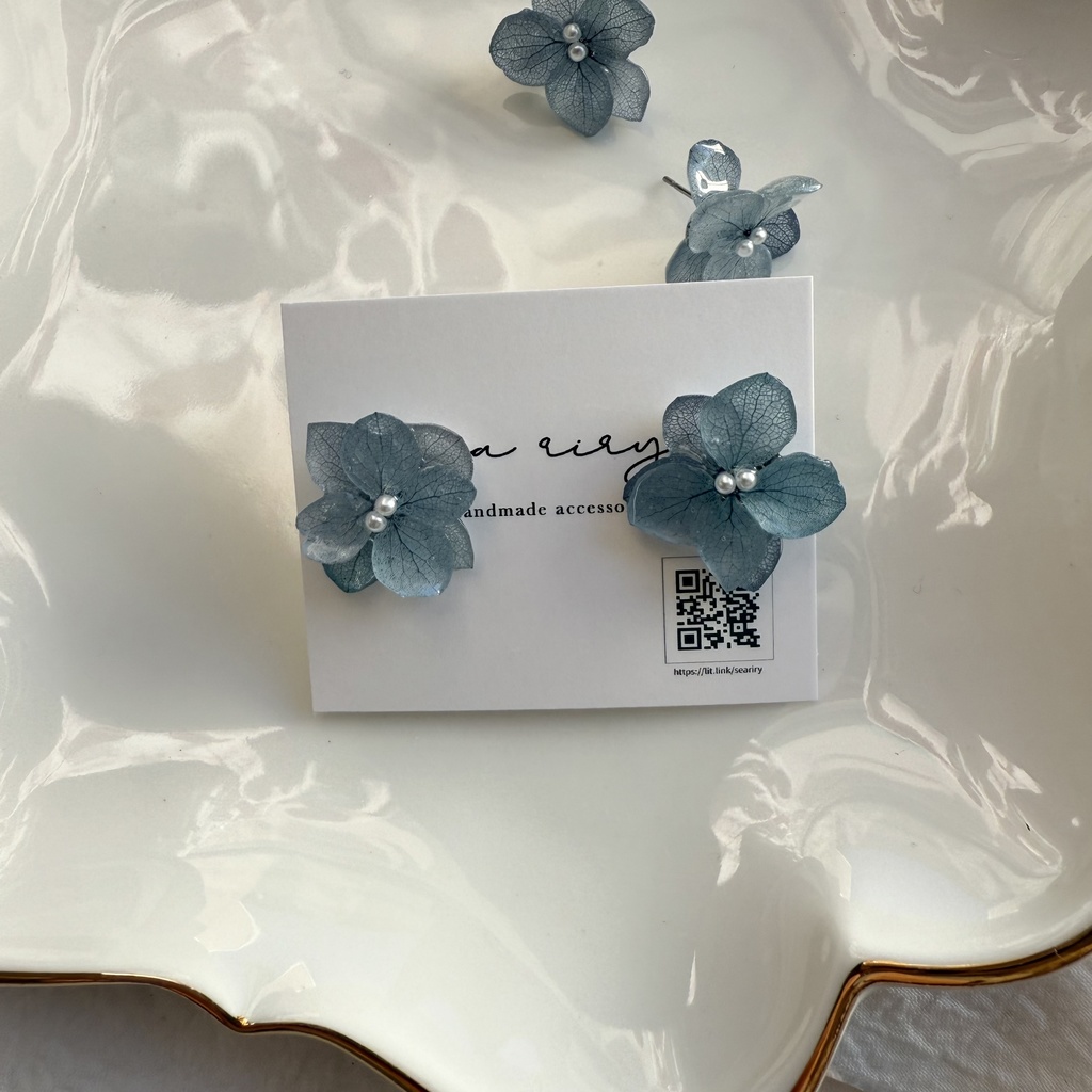 no.255 再販 ブルーグラデの紫陽花ピアス Blue アジサイ アナベル フラワーピアス パール ステンレス