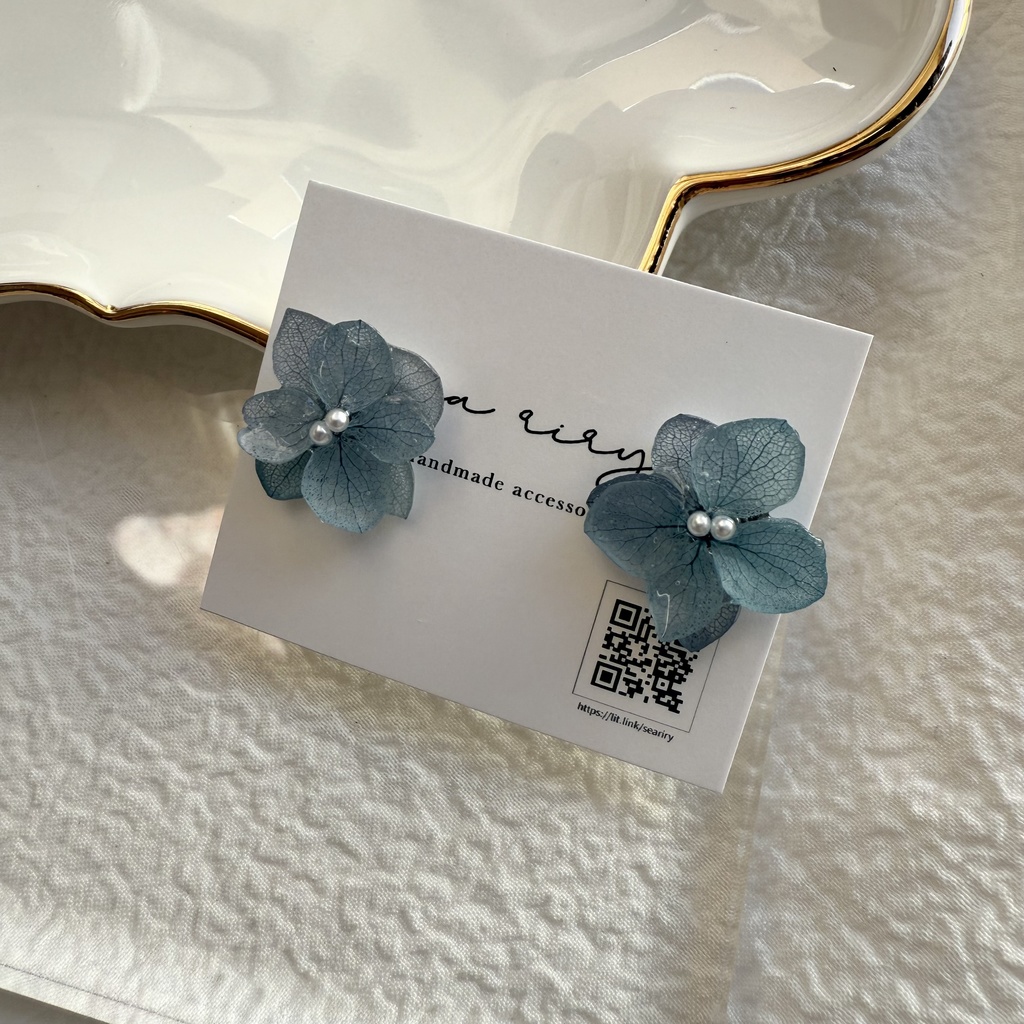 no.255  再販  ブルーグラデの紫陽花ピアス  Blue  アジサイ  アナベル  フラワーピアス  パール  ステンレス