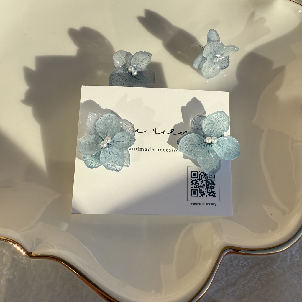 no.255 再販 ブルーグラデの紫陽花ピアス Blue アジサイ アナベル フラワーピアス パール ステンレス