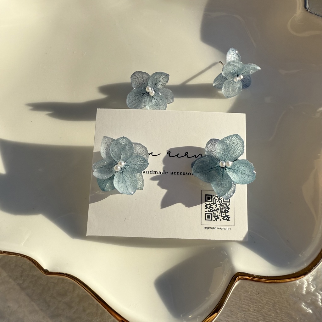 no.255 再販 ブルーグラデの紫陽花ピアス Blue アジサイ アナベル フラワーピアス パール ステンレス