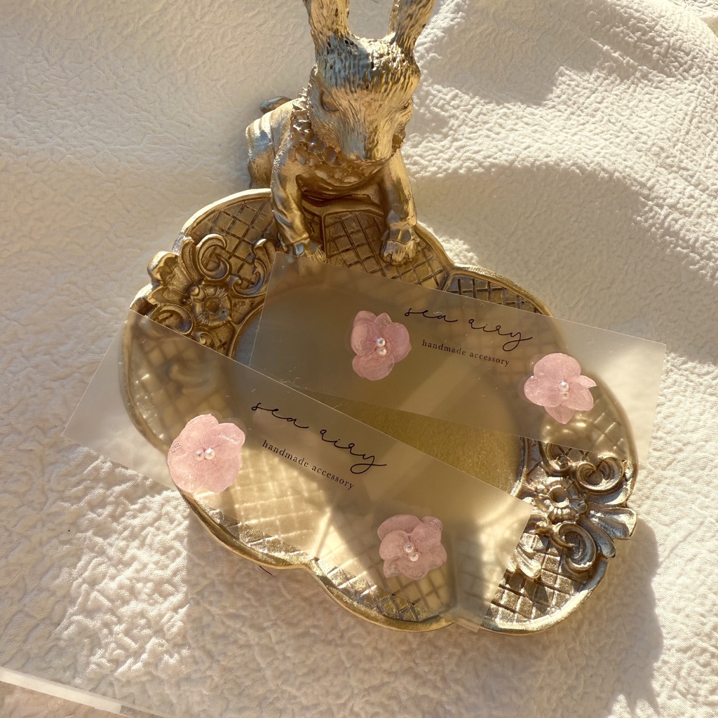 no.258 ベビーピンクのちいさなお花のピアス アジサイ 紫陽花 アナベル パール ピンク ステンレス ピアス