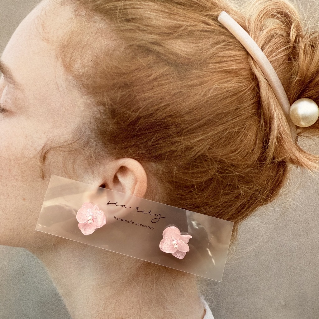no.258  ベビーピンクのちいさなお花のピアス  アジサイ  紫陽花  アナベル  パール  ピンク  ステンレス  ピアス