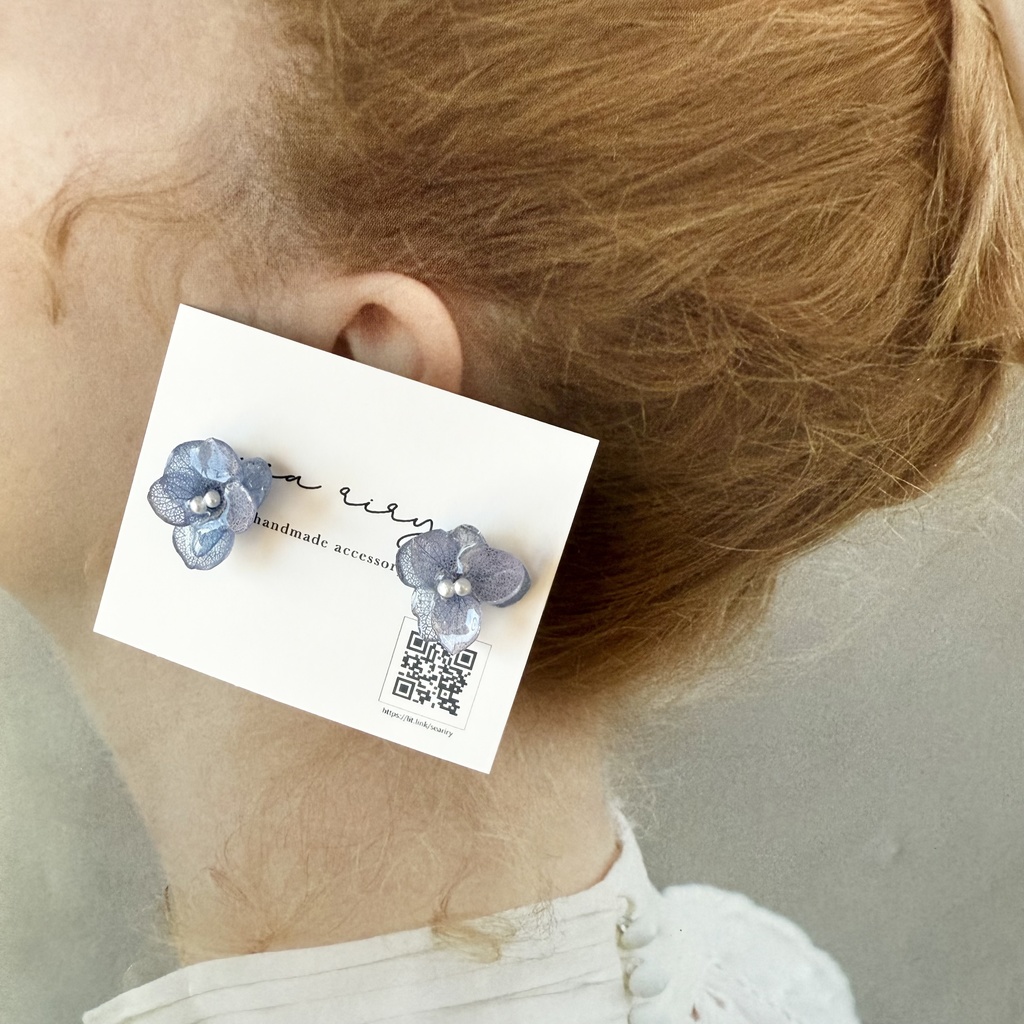 no.268 再販 ちいさなお花のピアス ブルーグラデ ブルー 紫陽花 アジサイ パール ステンレス ピアス