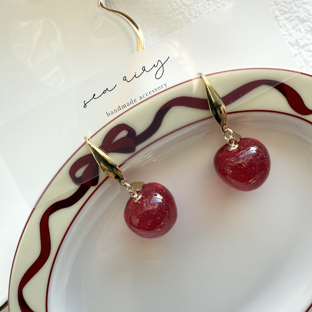 no.217 再販 赤林檎のピアス りんご 林檎 ラメ フルーツ サージカルステンレス ピアス 316刻印あり