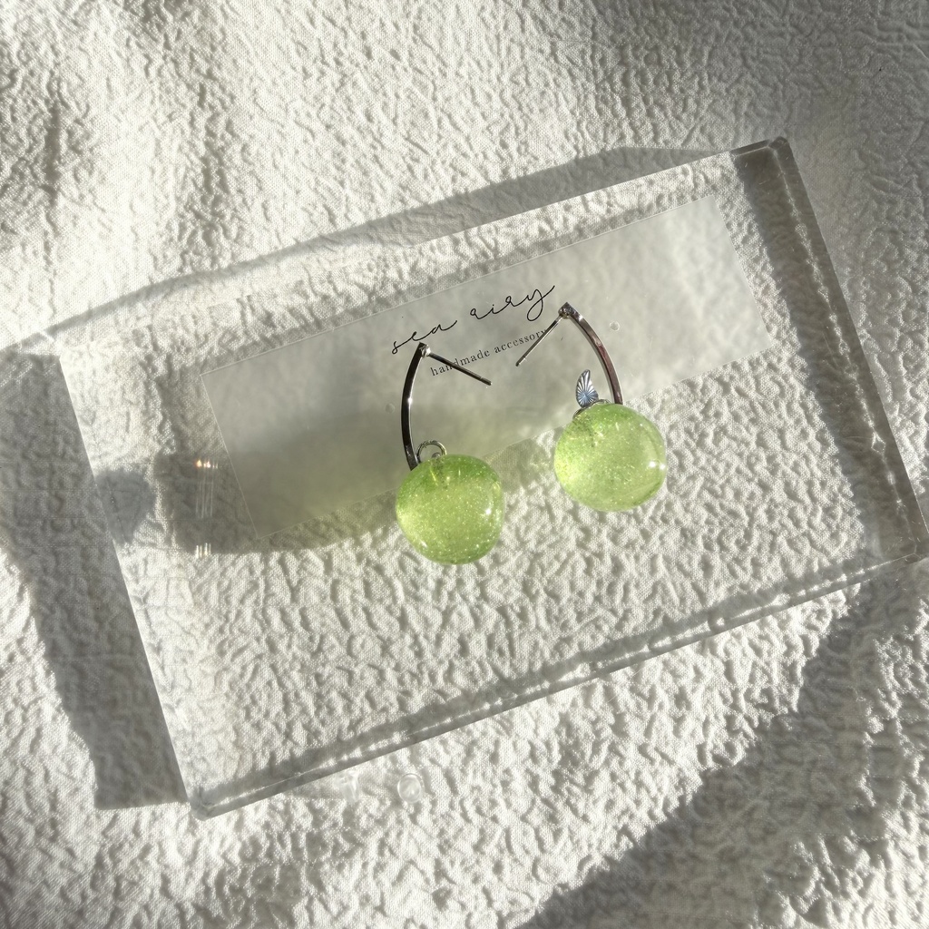 no.272 青林檎のピアス りんご 林檎ピアス 青リンゴ ラメ greenApple チタンポスト ピアス