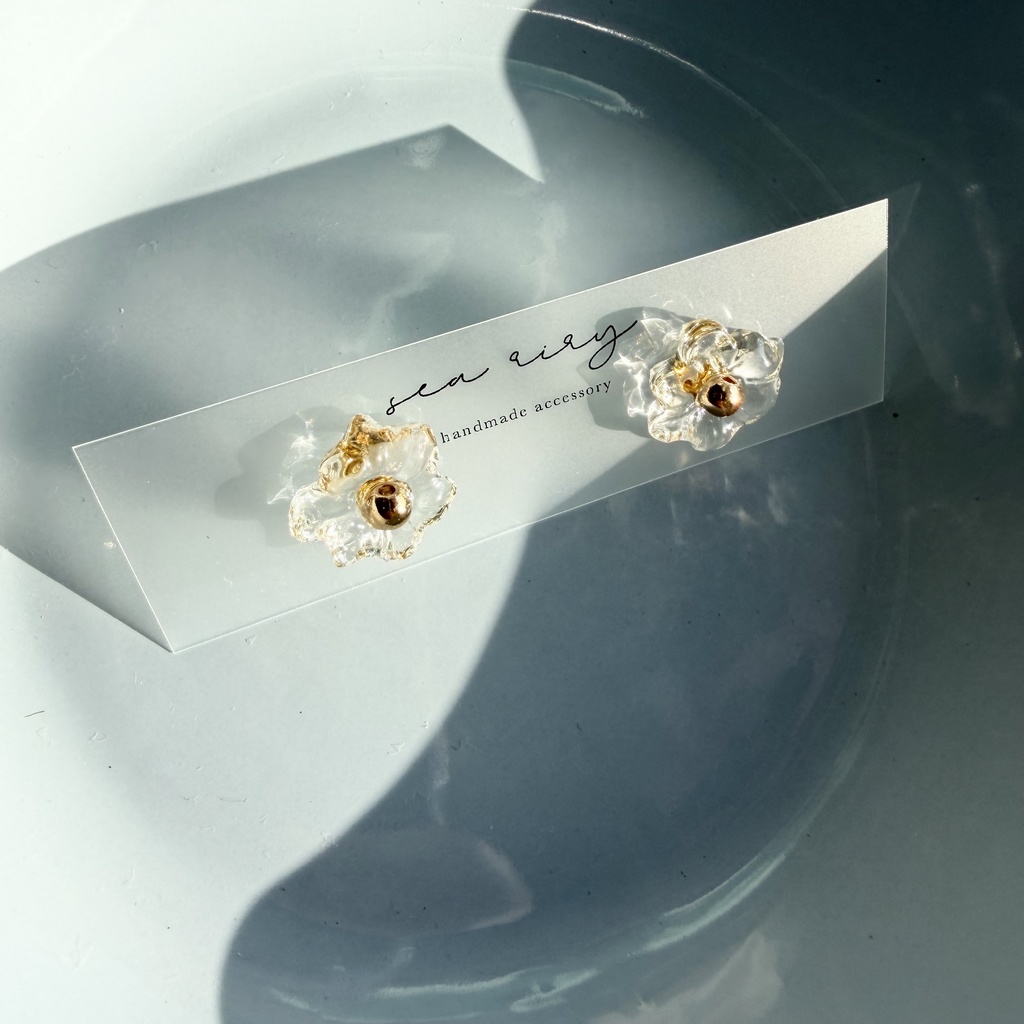 no.287 再販 ちいさなお花のクリアピアス クリア フラワー レジンピアス サージカルステンレスピアス ゴールド