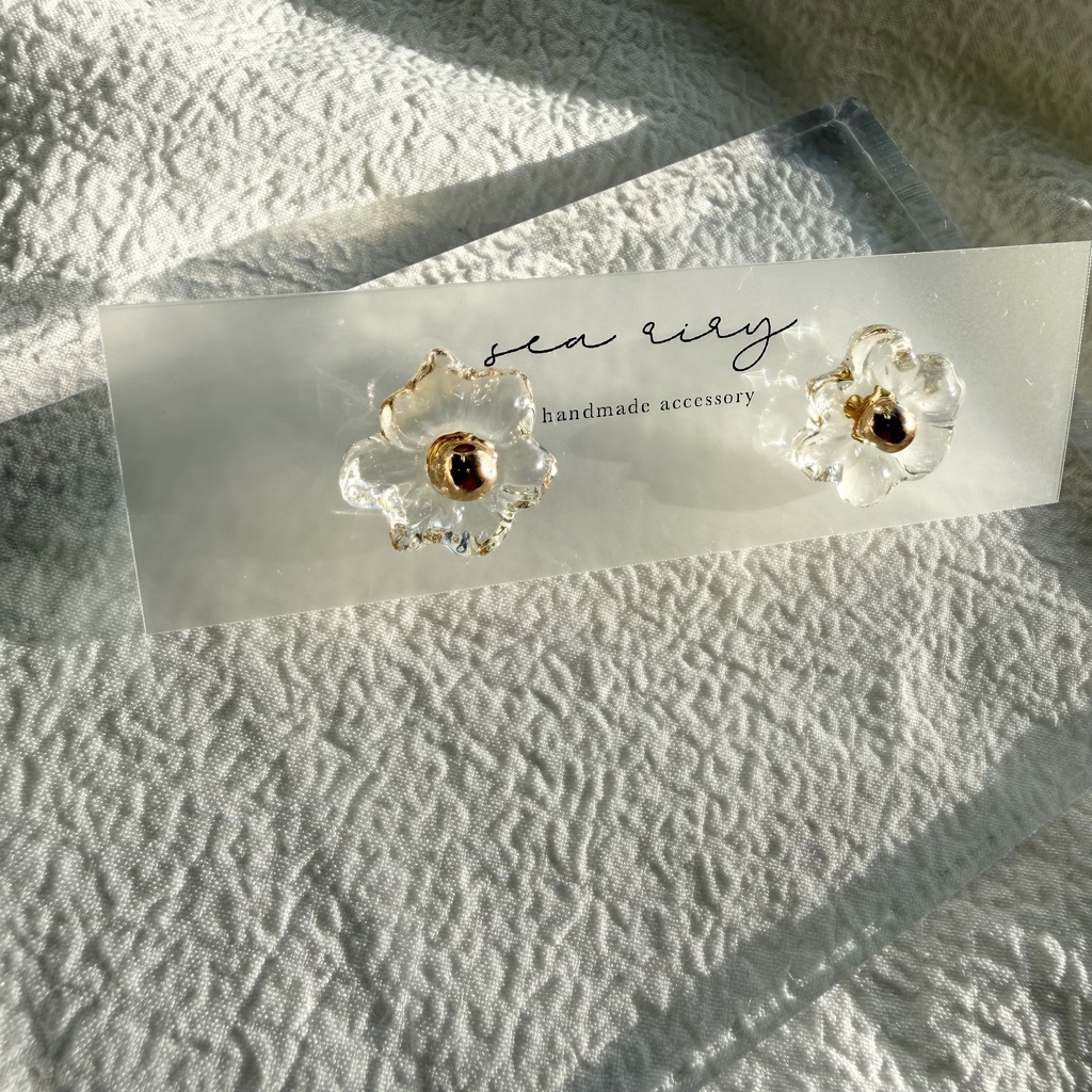 no.287 再販 ちいさなお花のクリアピアス クリア フラワー レジンピアス サージカルステンレスピアス ゴールド