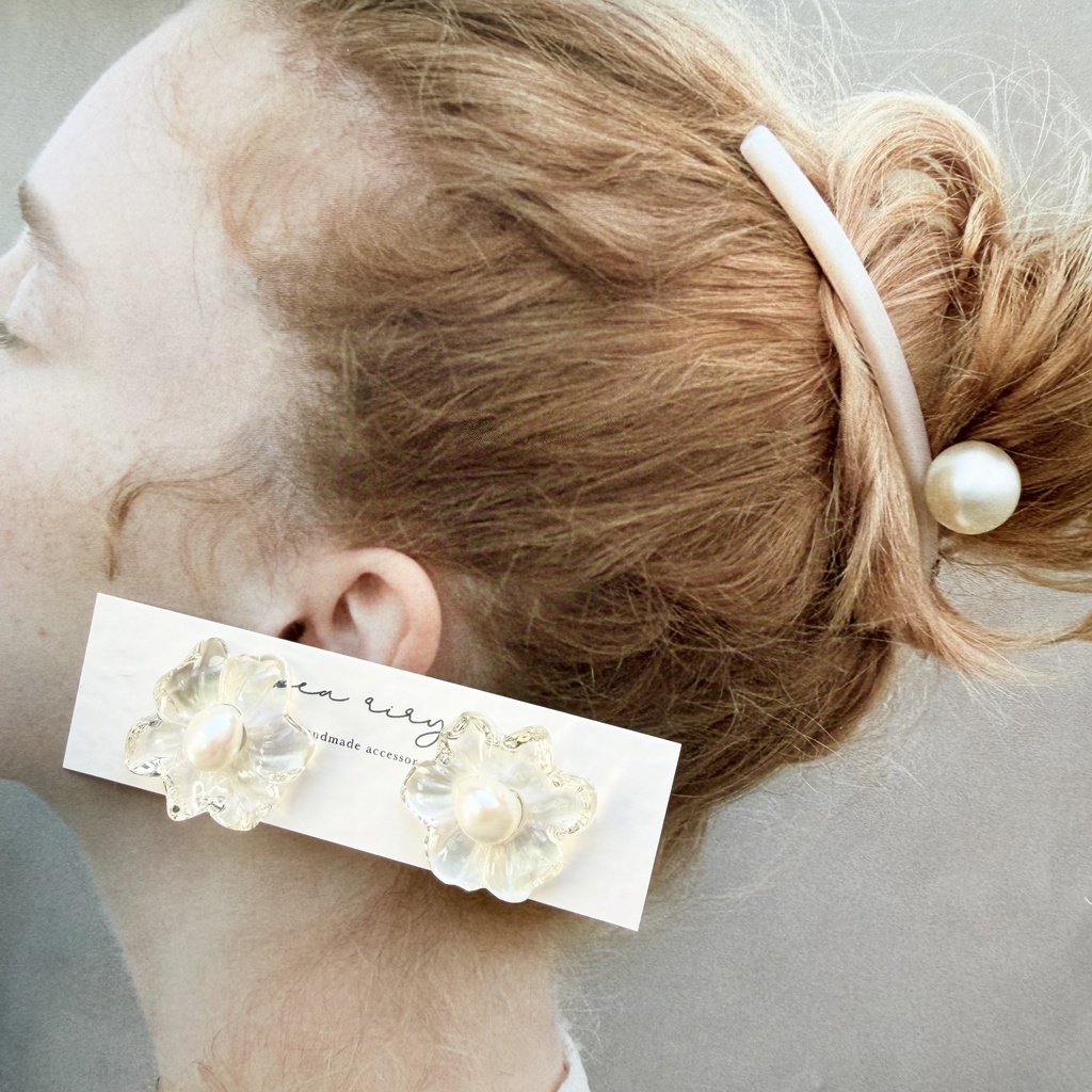 no.288 再販 淡水パールのフラワーピアス クリア フラワー クリアピアス 淡水パール おはな サージカルステンレス