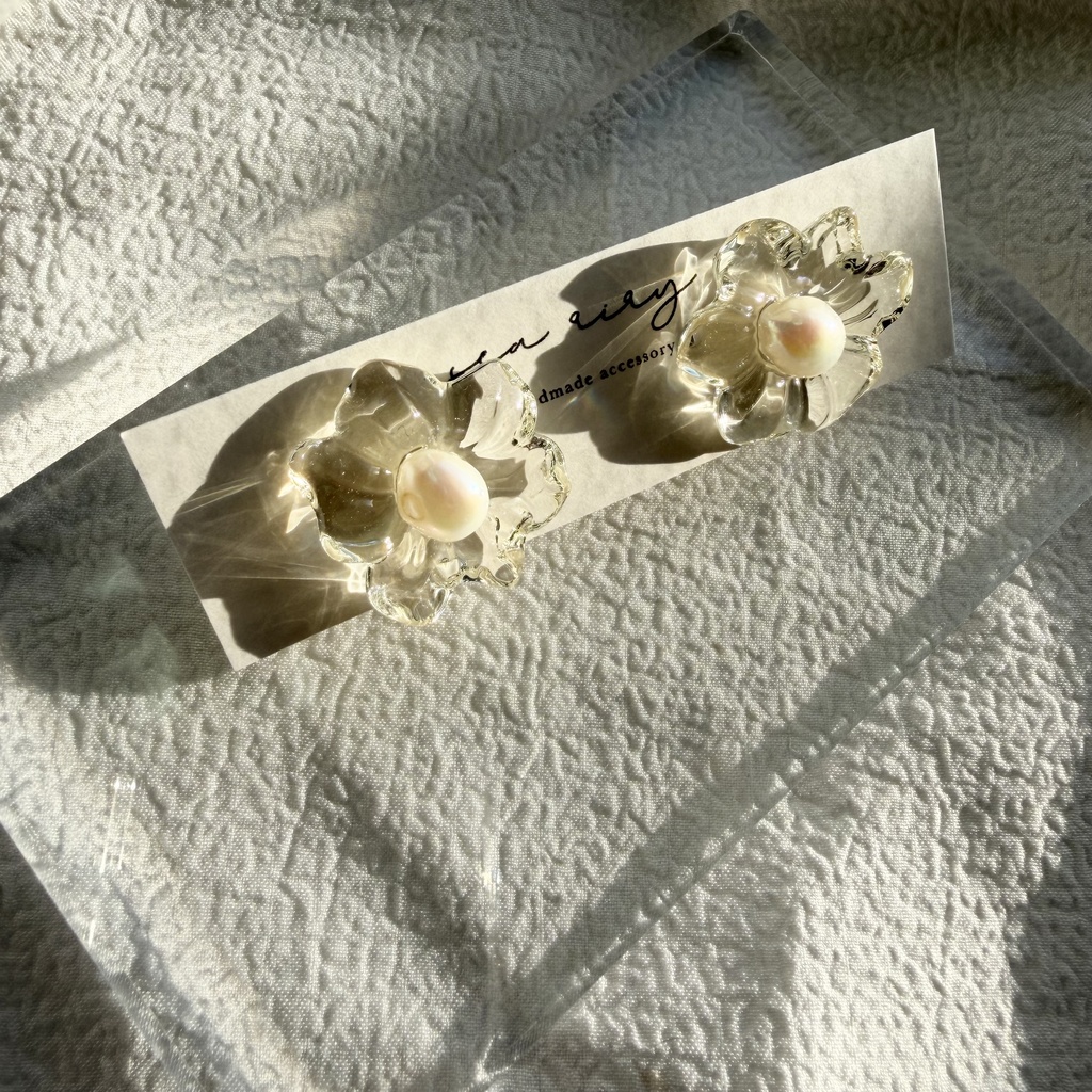 no.288 再販 淡水パールのフラワーピアス クリア フラワー クリアピアス 淡水パール おはな サージカルステンレス