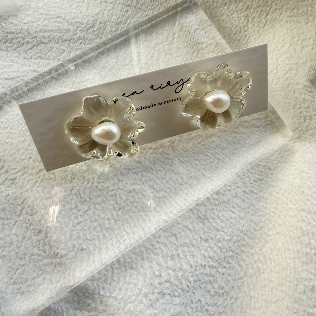no.288 再販 淡水パールのフラワーピアス クリア フラワー クリアピアス 淡水パール おはな サージカルステンレス