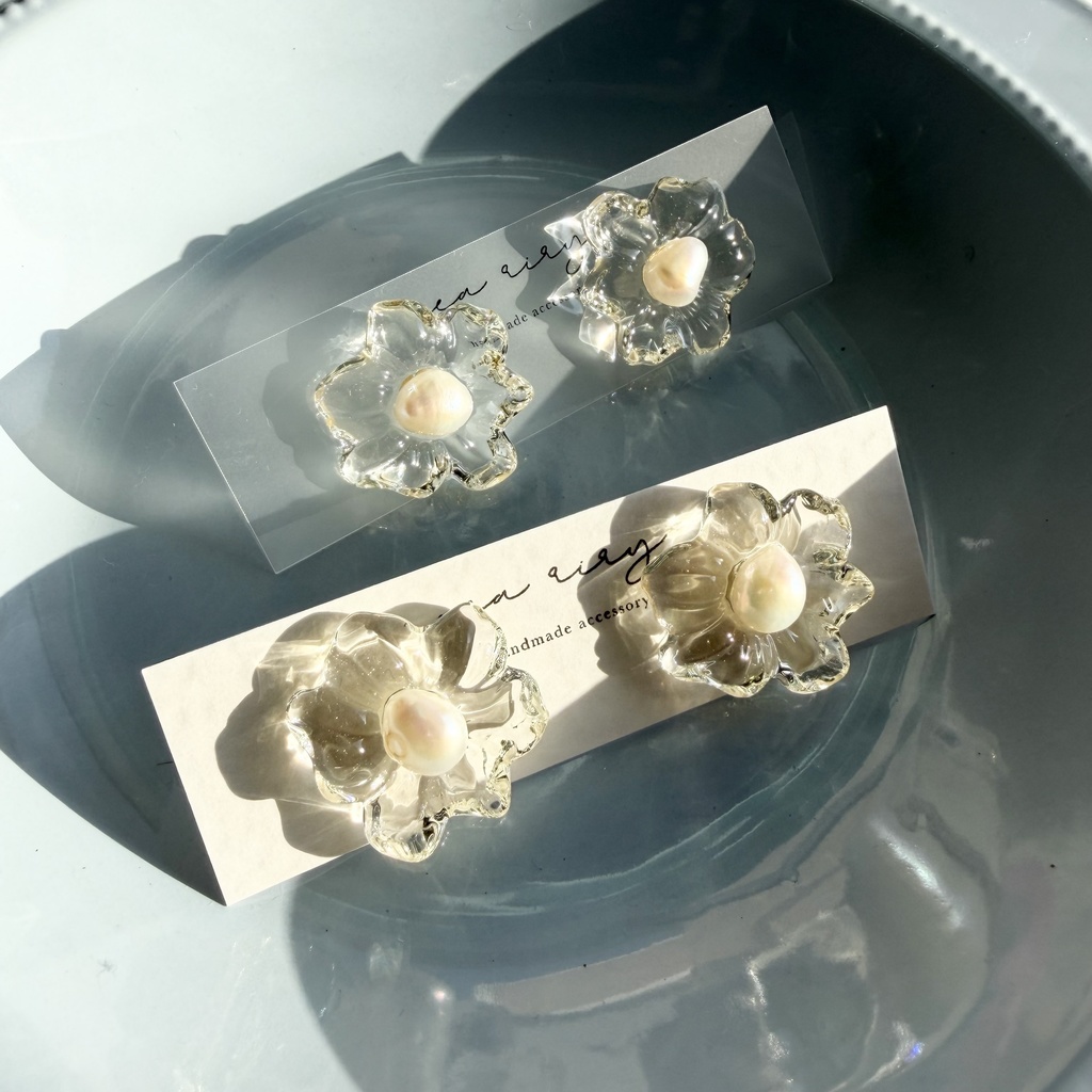 no.288 再販 淡水パールのフラワーピアス クリア フラワー クリアピアス 淡水パール おはな サージカルステンレス