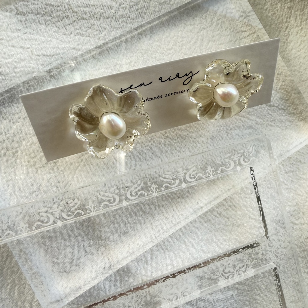 no.288 再販 淡水パールのフラワーピアス クリア フラワー クリアピアス 淡水パール おはな サージカルステンレス