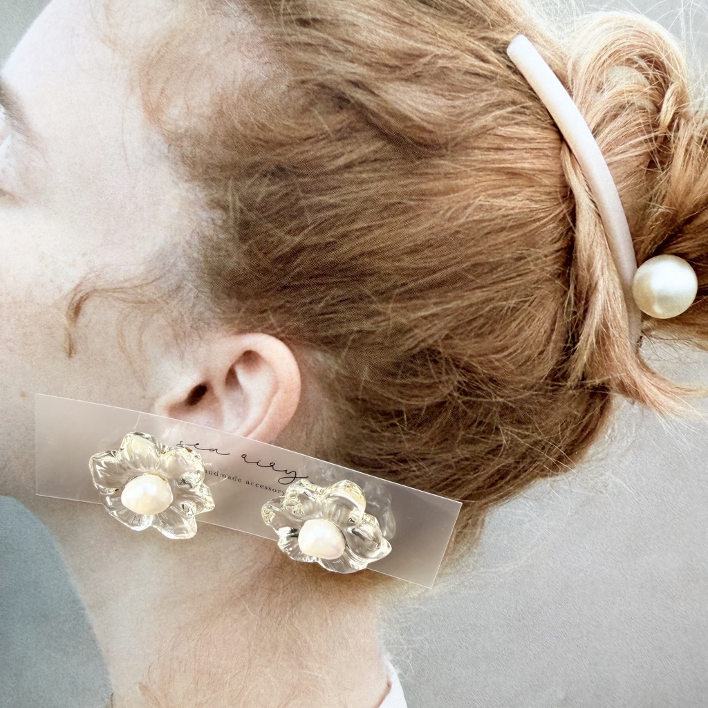 no.288 再販 淡水パールのフラワーピアス クリア フラワー クリアピアス 淡水パール おはな サージカルステンレス
