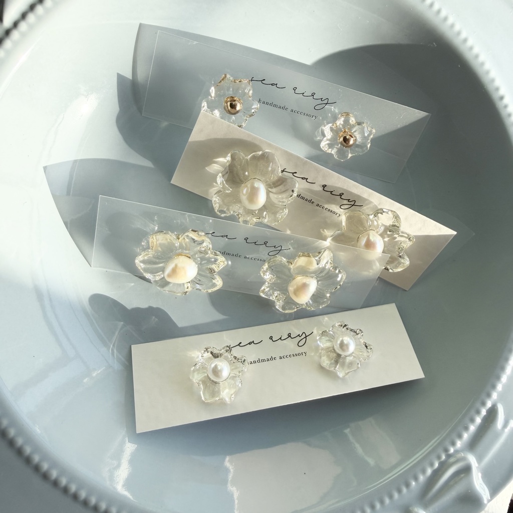 no.289 再販 ちいさなお花のクリアピアス クリア フラワー パール レジンピアス サージカルステンレスピアス