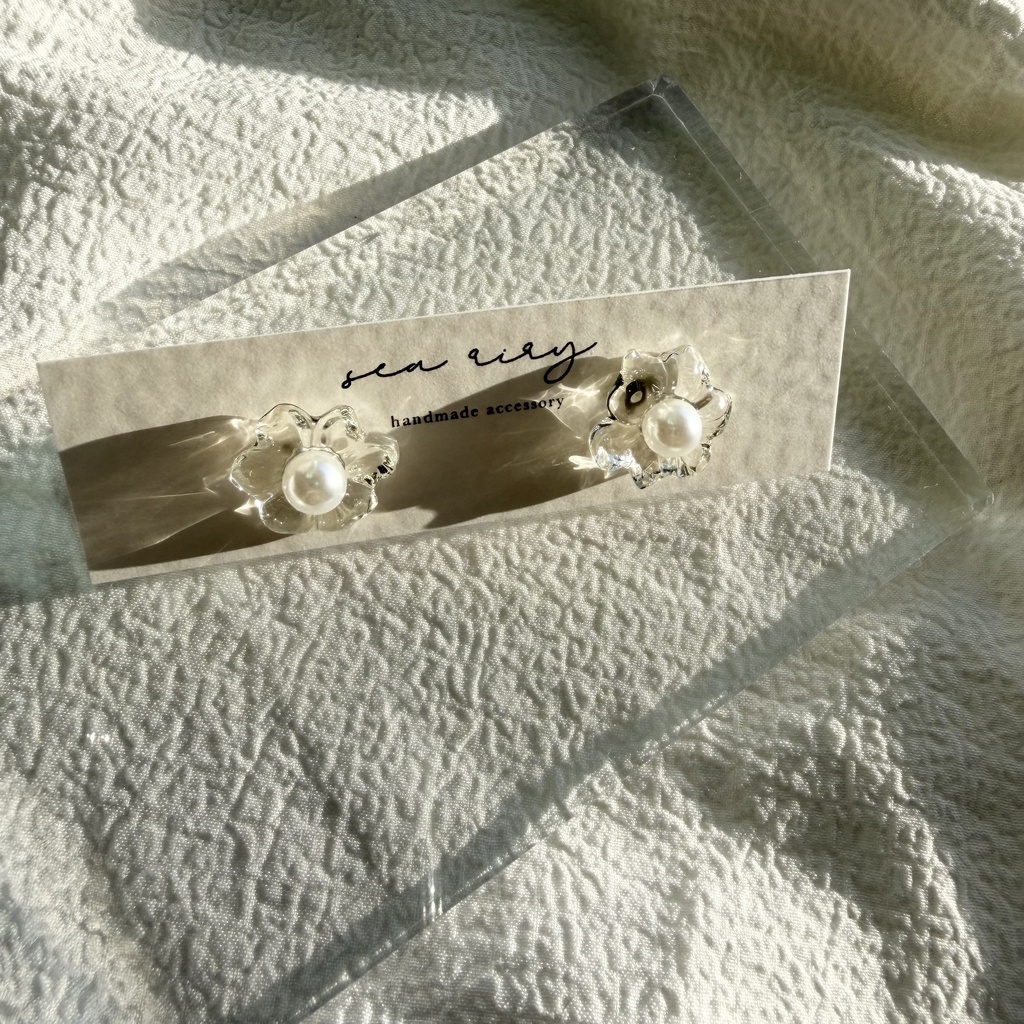 no.289 再販 ちいさなお花のクリアピアス クリア フラワー パール レジンピアス サージカルステンレスピアス