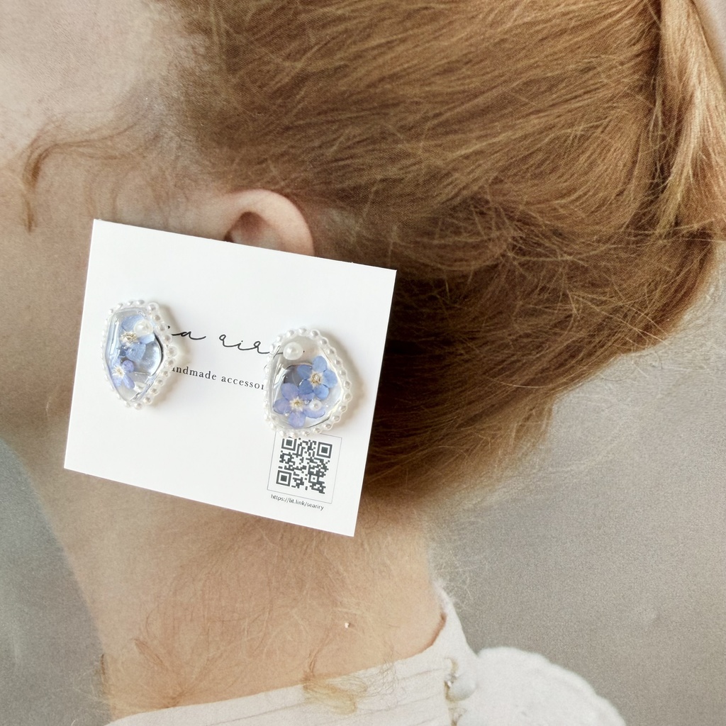 no.290 勿忘草の鉱石パールピアス 忘れな草 ブルー パール サージカルステンレス ピアス ハンドメイドピアス