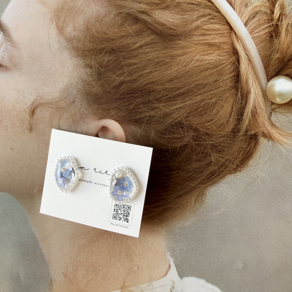 no.290 勿忘草の鉱石パールピアス 忘れな草 ブルー パール サージカルステンレス ピアス ハンドメイドピアス
