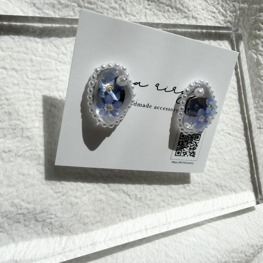 no.290 勿忘草の鉱石パールピアス 忘れな草 ブルー パール サージカルステンレス ピアス ハンドメイドピアス