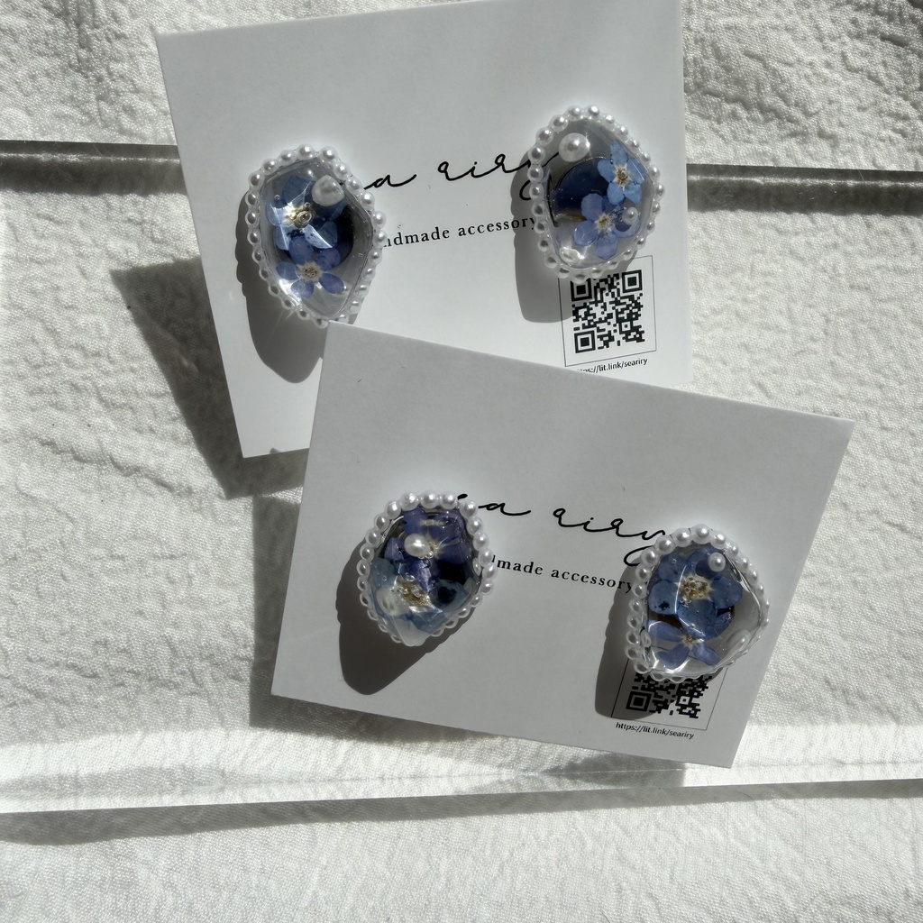 no.290 勿忘草の鉱石パールピアス 忘れな草 ブルー パール サージカルステンレス ピアス ハンドメイドピアス