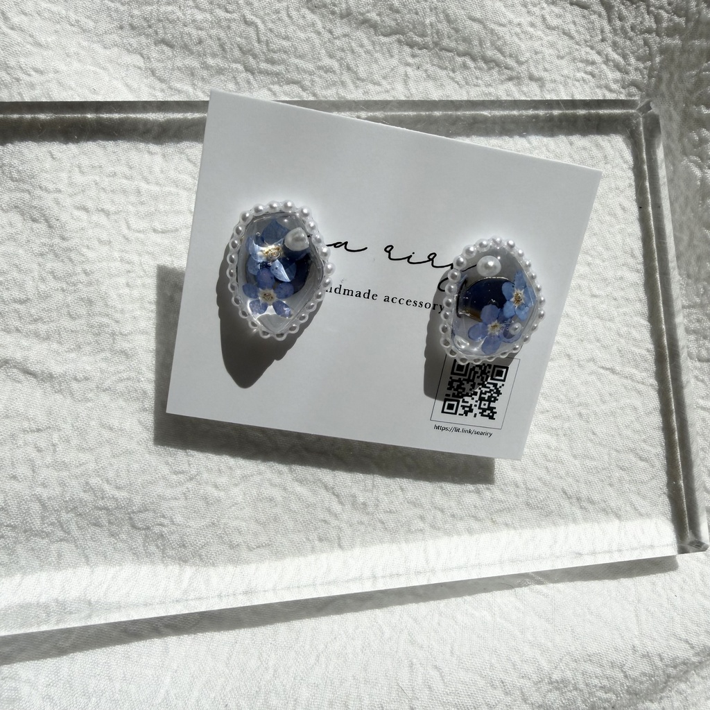 no.290 勿忘草の鉱石パールピアス 忘れな草 ブルー パール サージカルステンレス ピアス ハンドメイドピアス