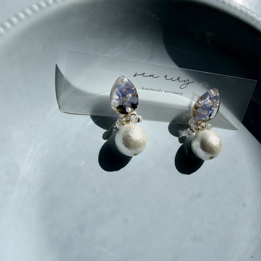 no.292 勿忘草とコットンパールのピアス 忘れな草 ブルー クリア 雫 コットンパール サージカルステンレス