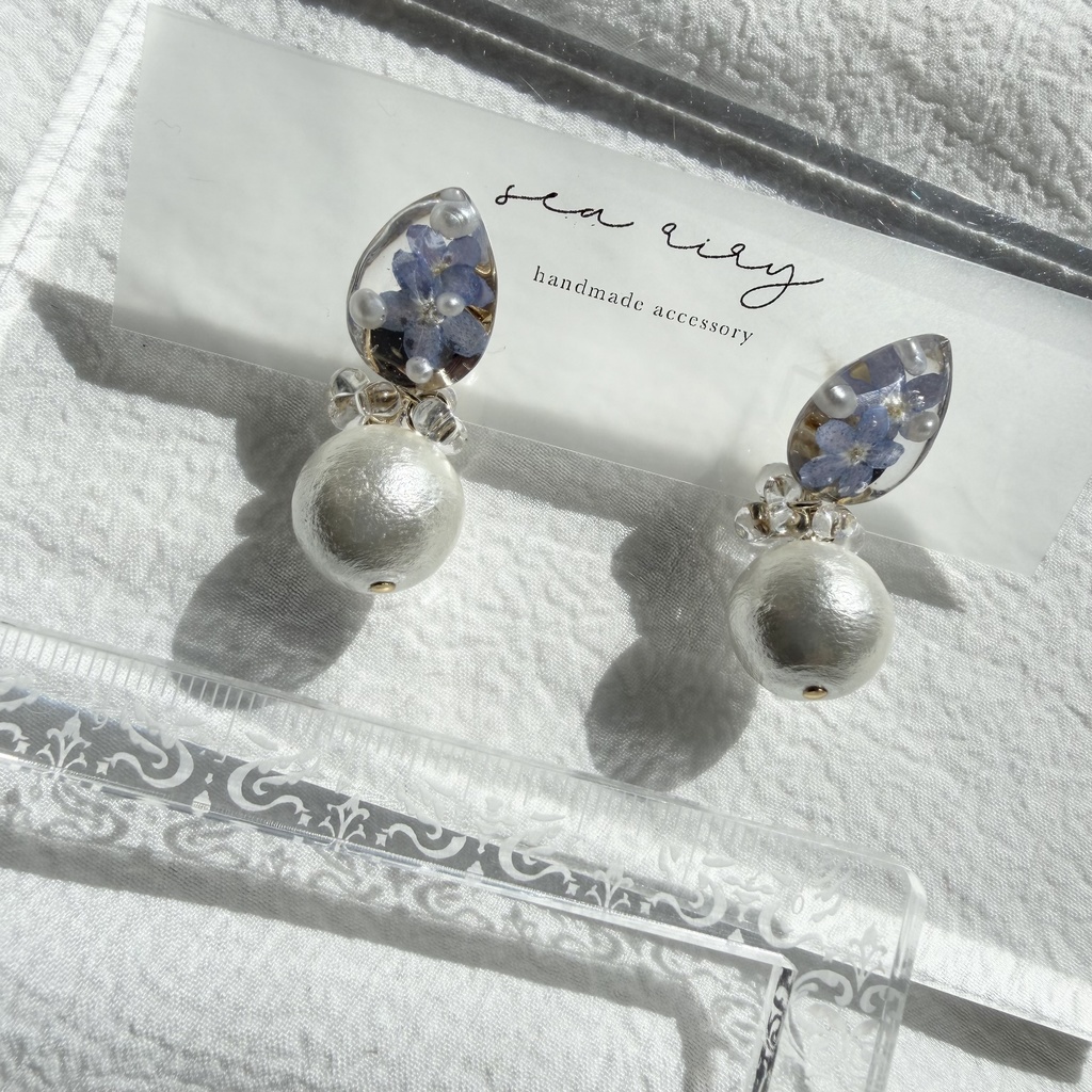 no.292 勿忘草とコットンパールのピアス 忘れな草 ブルー クリア 雫 コットンパール サージカルステンレス