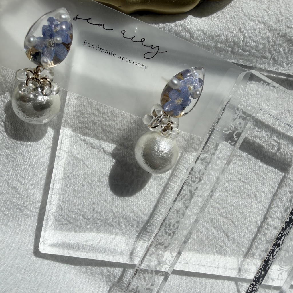 no.292 勿忘草とコットンパールのピアス 忘れな草 ブルー クリア 雫 コットンパール サージカルステンレス